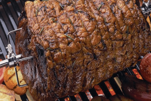 RECEPT: perfektná Porchetta grilovaná na otočnom ražni RECEPT: perfektná Porchetta grilovaná na otočnom ražni