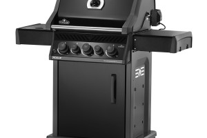 Porovnanie grilov Napoleon Rogue RB 425 vs. R�sle Allflame Hero 4 vs. Weber Genesis� E-325W