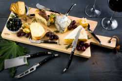 LAGUIOLE SDV-301531 Premium - no�e na syr 8 ks, rukov� �ierna - s drevenou doskou (1)