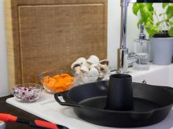 Liatinov� stojan na pe�enie hydiny (1)